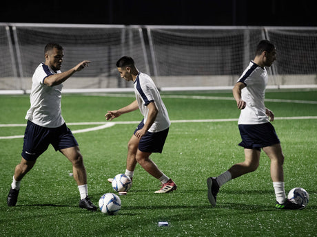 Effect of convergence body stabilization exercise on the visual response speed and functional movement, balance, and vital capacity of high school football players